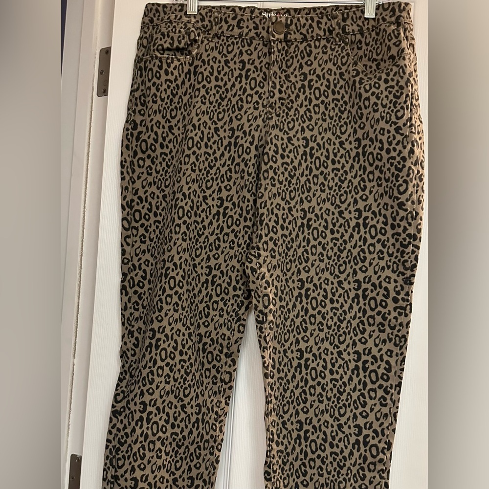 Leopard print skinny jeans